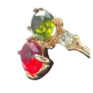 Vintage Green Red Oval Crystal Gems Gold Ring Sz 7.75 Christmas Pretty Sparkly